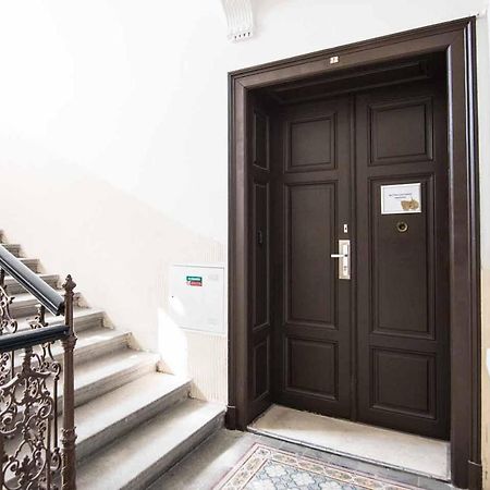 Best Place And Comfort Apartments Бърно Екстериор снимка